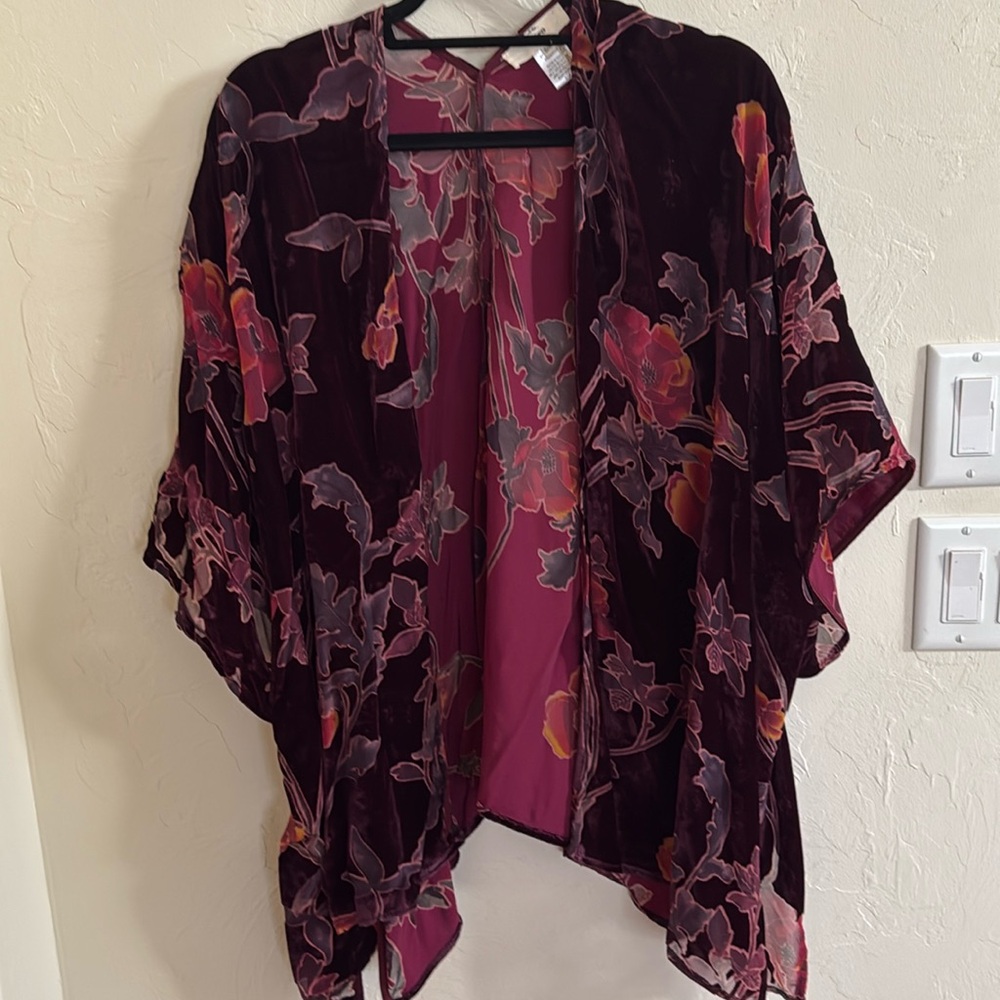 Burgundy burnout velvet kimono
